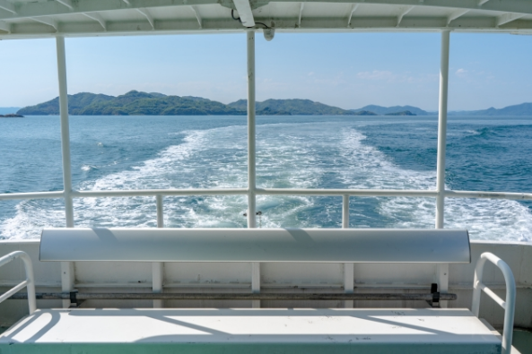 春の笠岡諸島をフェリーで巡る　瀬戸内海の島時間を楽しむひとり旅