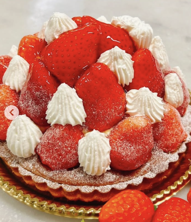 ホールケーキ(苺)