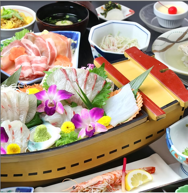 新鮮な地魚を使った創作懐石料理