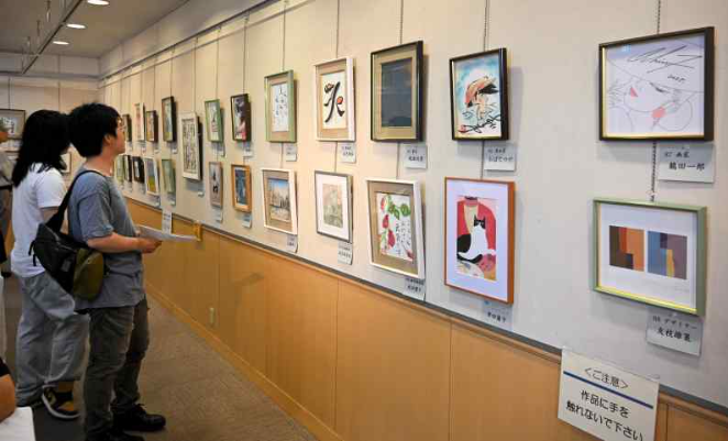 熊日チャリティー知名士色紙展