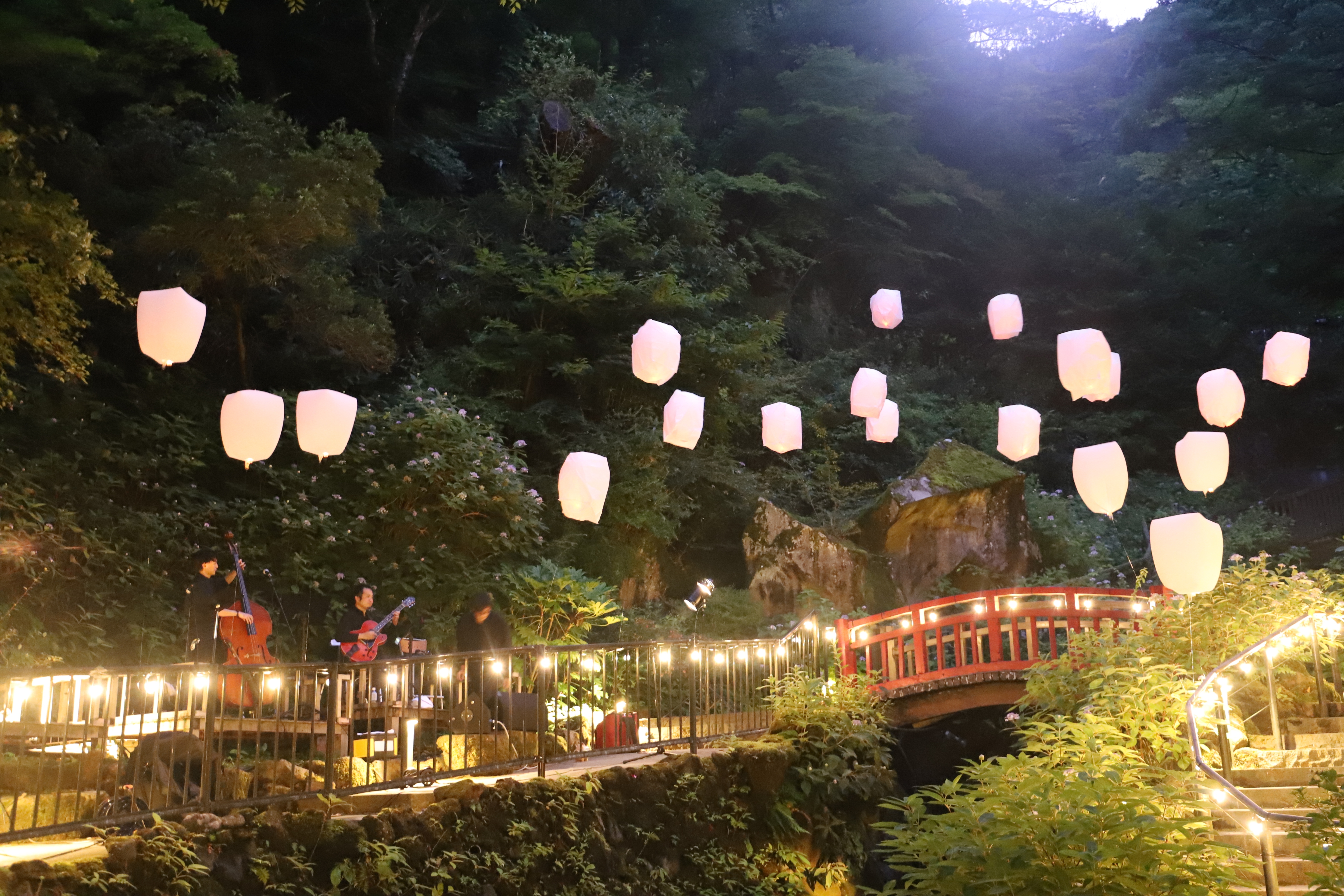 【宿泊者限定】Lantern Night Concert