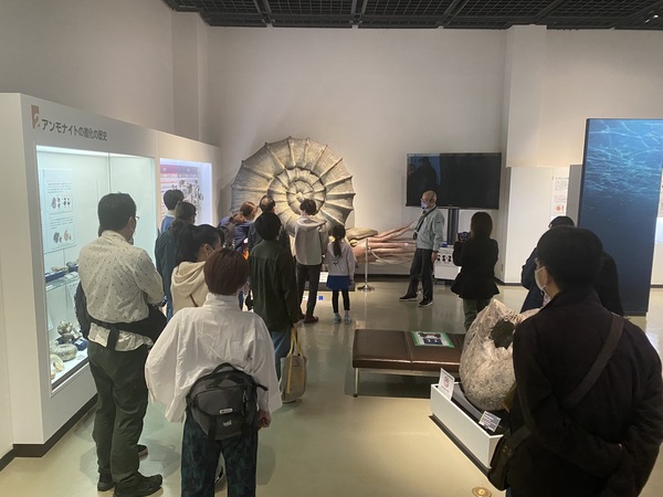  展示解説ツアー