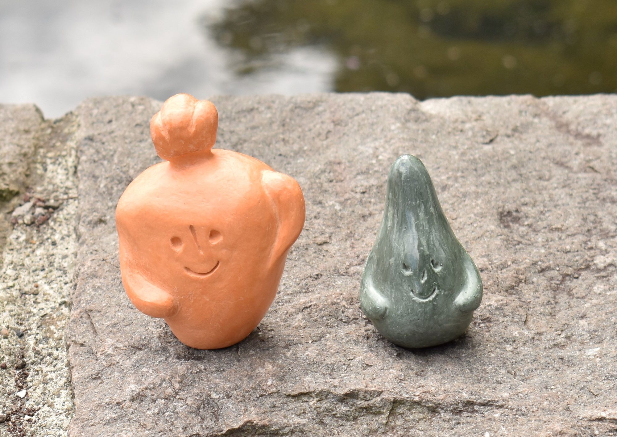 「ねんどで彫刻」と「ねんどで彫刻テイクアウト」