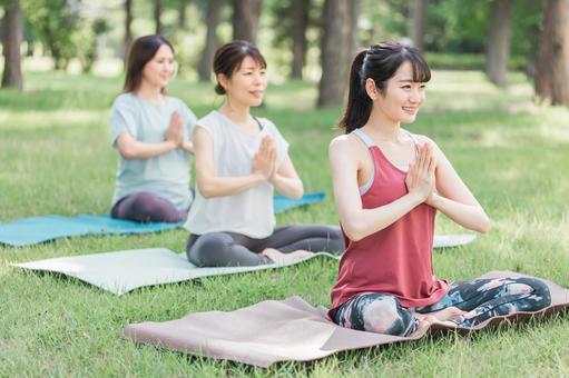 Park Yoga パークヨガ