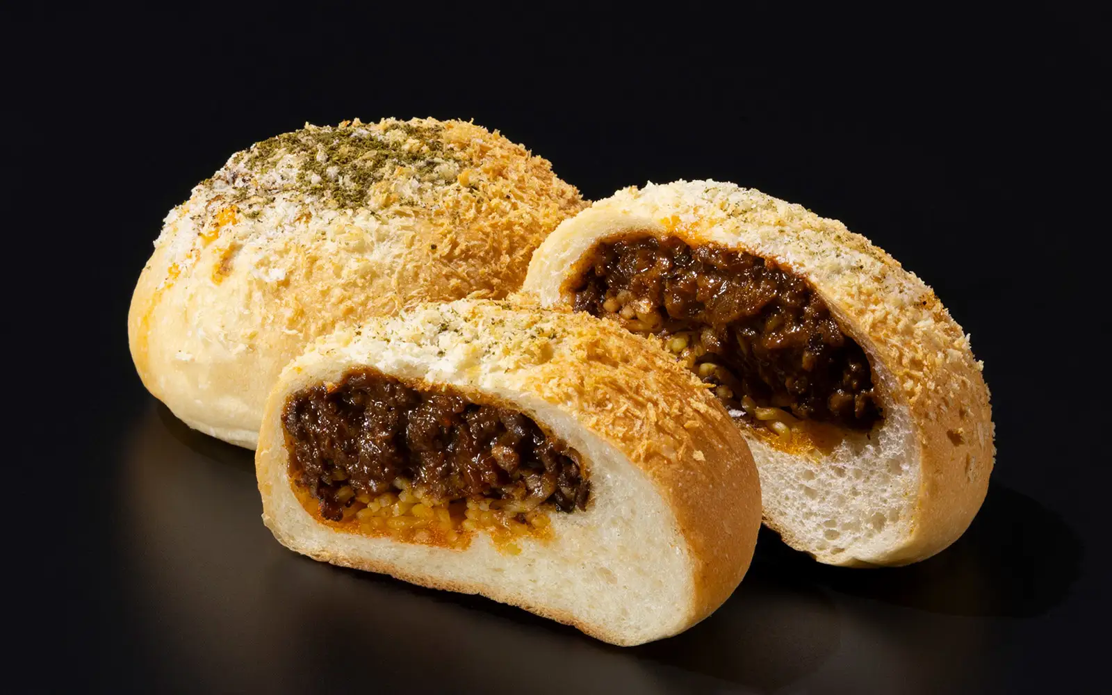 「華麗なるシェフのカレーパン」全6種を食べ比べ