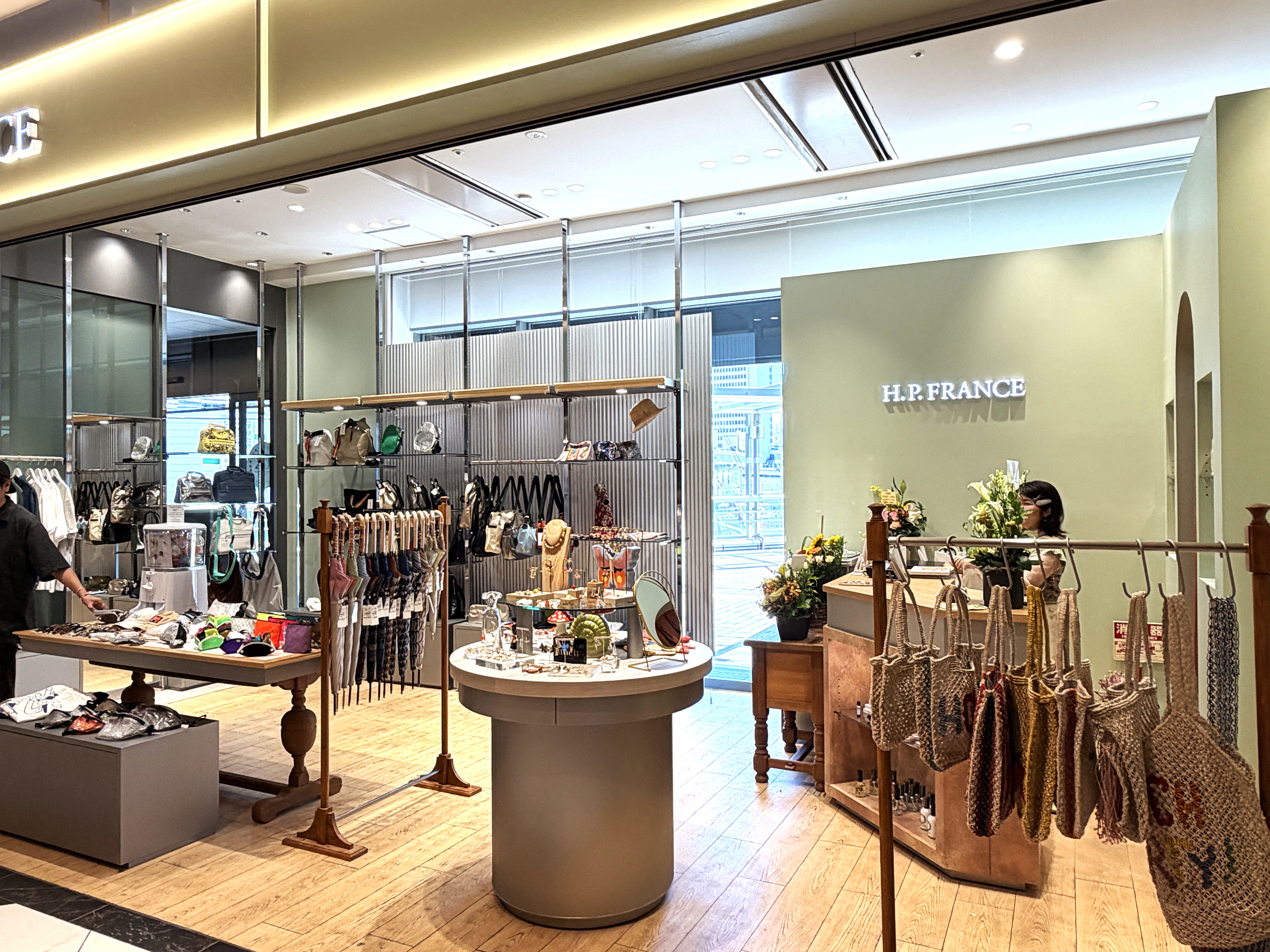 大人女子の夢の国！アッシュペーフランスミント神戸店オープン