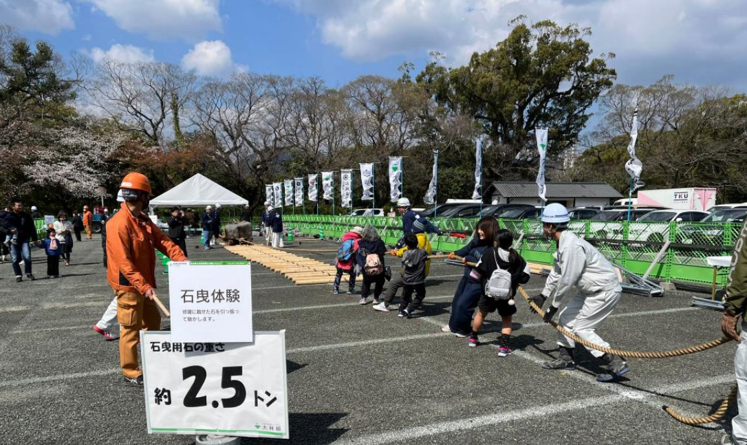 石曳や石割の体験、熟練石工さんによる迫力満点の石割実演など、熊本城の石垣に関する様々なイベントを予定しています。
