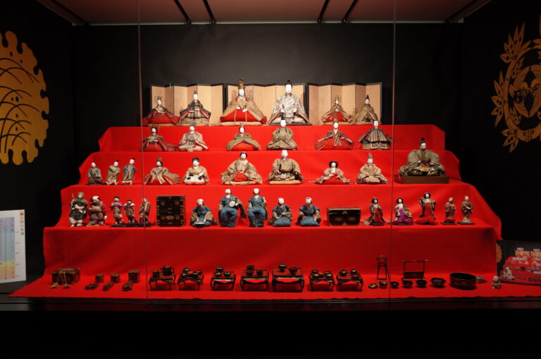 企画展「亘理伊達家のお雛様」