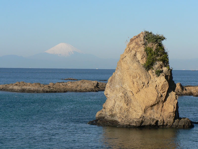立石とその周辺地域の地層と岩石