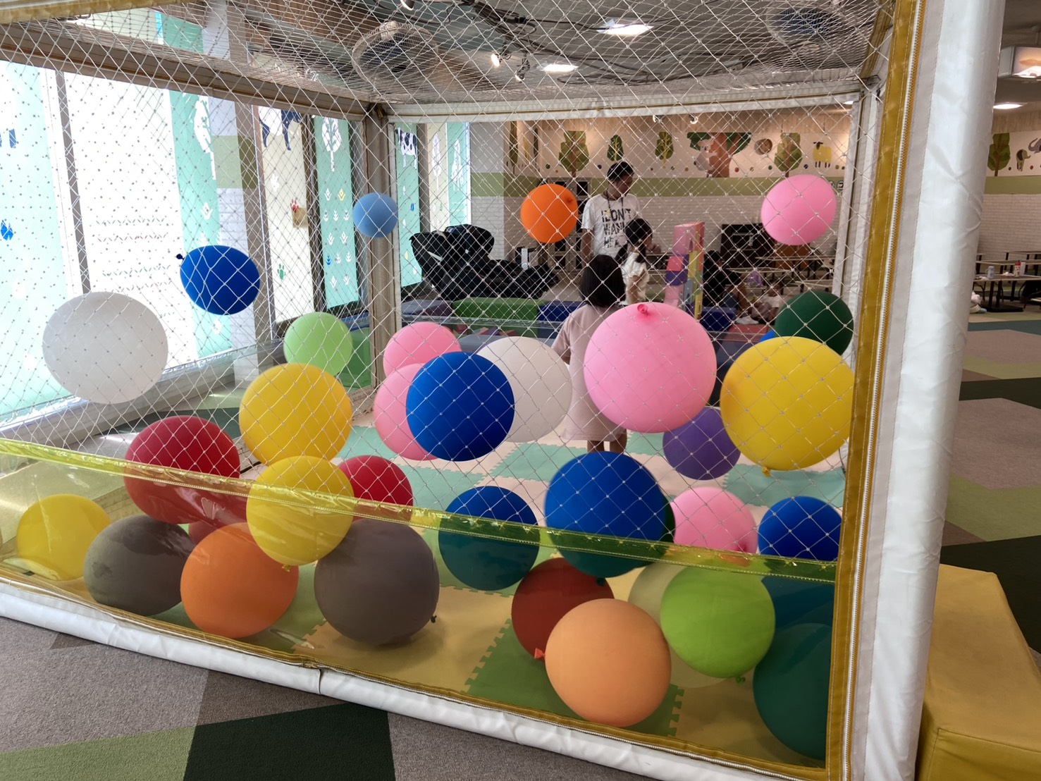 涼しく遊べる室内遊具施設！ニコニコ・ガーデン高屋店へ