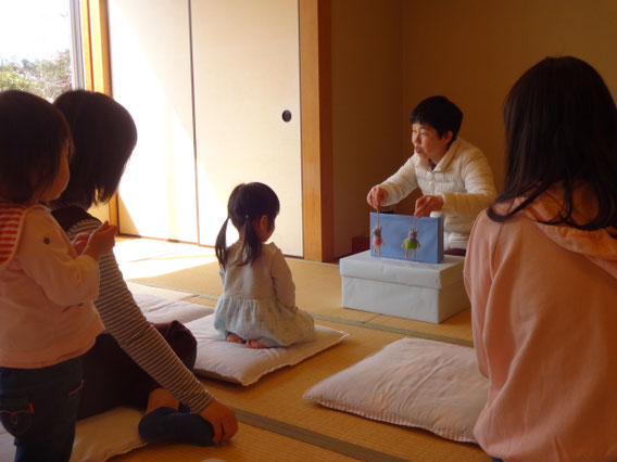 わくわくおはなしらんど(読み聞かせ)