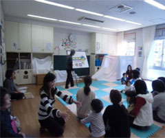 おひざの上のお話会