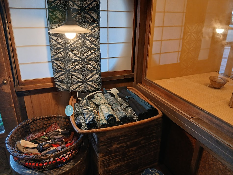 舗老堂万八 藍染布
