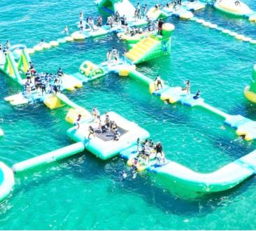 淡路島で爆笑必至！海上アスレチックがこの夏進化して登場