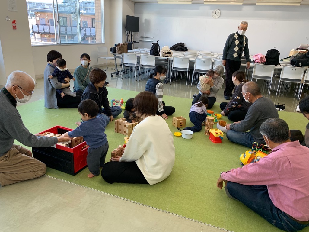 子育てサロン「ひよっこ向丘」
