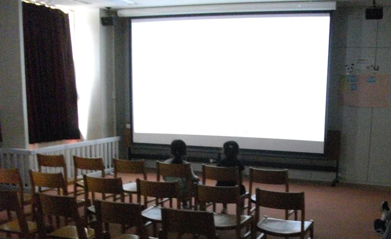 灘図書館で子供の映画会