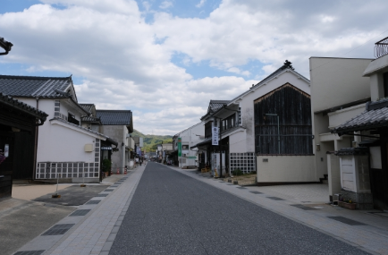 矢掛宿場町で春さんぽ 江戸の面影を残す本陣と脇本陣と古民家