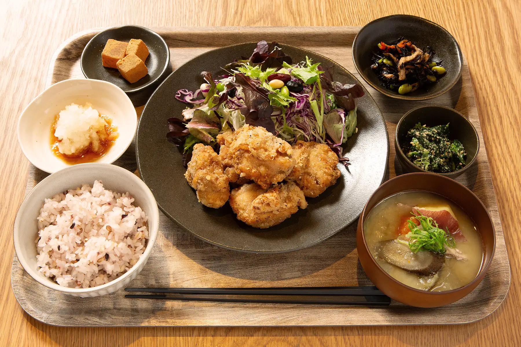 杜の街に「甘酒豚汁ととのい」開店!心身を整える上質な和定食